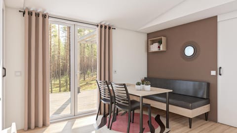 Hébergements camping "Les pieds dans l'eau" Campground/ 
RV Resort in Crozon