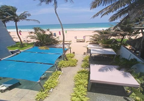 Property building, Restaurant/places to eat, Beach, Sea view