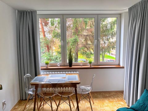 Garden, Living room, Meals