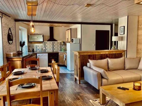Living room, Seating area, Dining area, kitchen