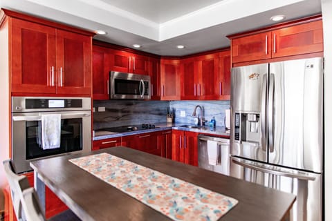 Four Paddle Condominium 2210 Thirty plus night rental Apartment in Honolulu