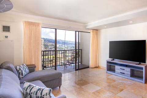 Four Paddle Condominium 2210 Thirty plus night rental Apartment in Honolulu