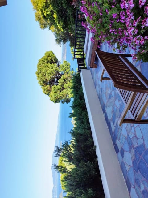 Garden, Mountain view, Sea view