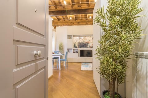 Facade/entrance, TV and multimedia