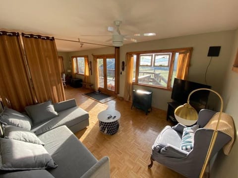 Little Whit on Chautauqua Lake House in Allegheny River