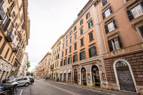 Property building, Neighbourhood