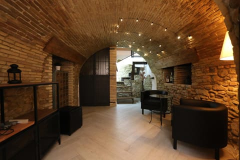 Facade/entrance, Seating area