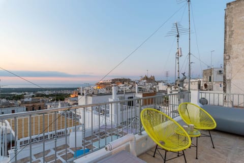 City view, Sea view