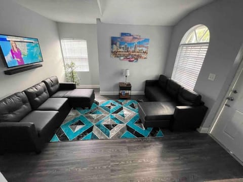 TV and multimedia, Living room, Evening entertainment