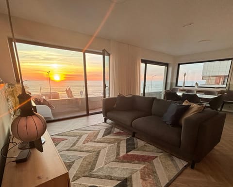 Nearby landmark, View (from property/room), Balcony/Terrace, Living room, Sunset