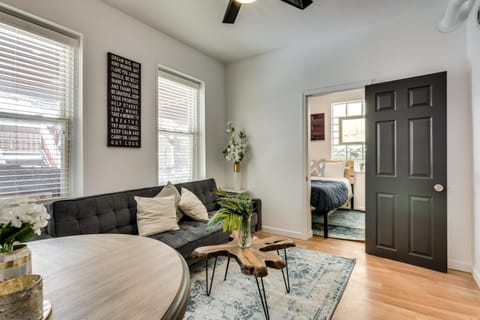 A Lovely Home Away from Home for a Fabulous Windy City Getaway apts Apartment in Chicago