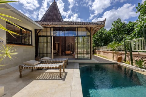 Patio, Day, Garden, Pool view, Swimming pool, sunbed