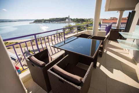 View (from property/room), Balcony/Terrace, Sea view