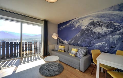 Seating area, Mountain view