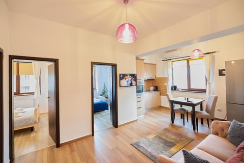 Bed, Kitchen or kitchenette, Living room, Photo of the whole room, Seating area, Dining area, Bedroom