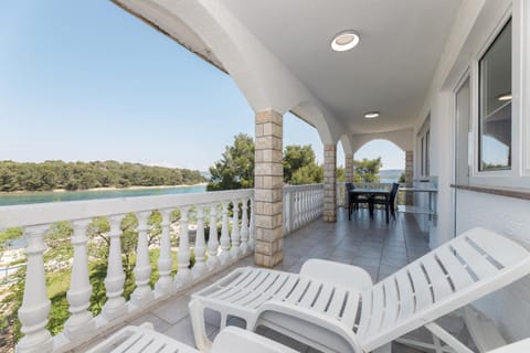 Day, Natural landscape, Balcony/Terrace, Seating area, Sea view