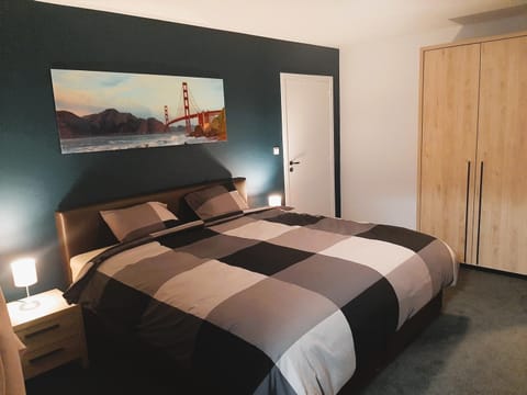 Bed, Bedroom, wardrobe