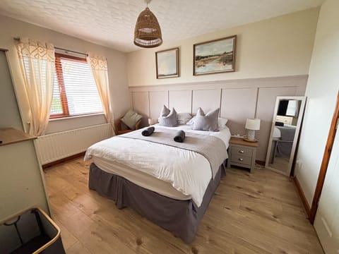 Whitepark Cottage - your home away from home House in Ballycastle