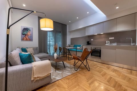 Kitchen or kitchenette, Living room, Seating area, Dining area, minibar, pet friendly, stove