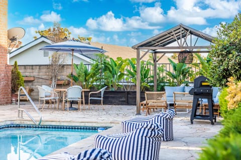 Day, BBQ facilities, Garden, Balcony/Terrace, Seating area, Dining area, Garden view, Pool view, Swimming pool, Swimming pool, sunbed