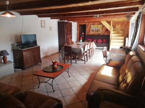 Communal lounge/ TV room, Living room, Dining area