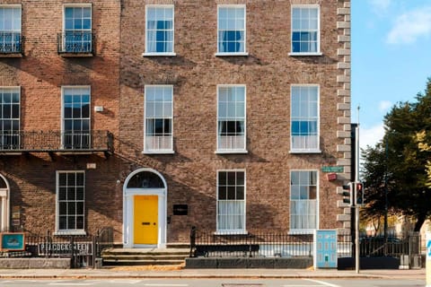 Property building, Neighbourhood, Street view, Location