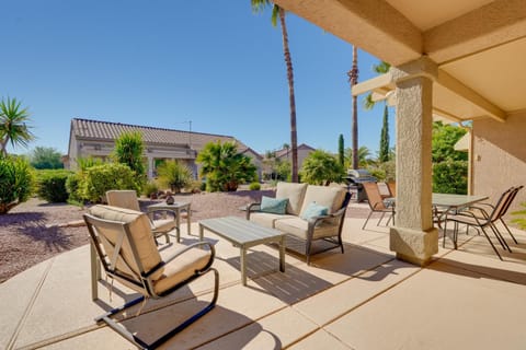 Close to Golf! Sunlit Surprise Escape with Casita House in Sun City Grand