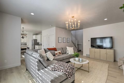 Lovely Vineyard Getaway Less Than 1 Mi to Utah Lake! House in Vineyard