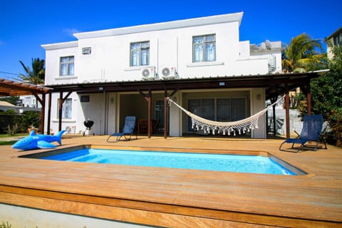 Property building, Patio, Balcony/Terrace, Pool view, Swimming pool, sunbed
