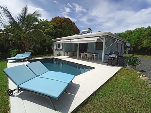 Property building, Patio, Garden, Pool view, Swimming pool, sunbed