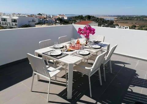 Patio, Patio, BBQ facilities, Solarium, View (from property/room), View (from property/room), Balcony/Terrace, Dining area, City view, City view, Pool view, Pool view, River view, River view, Sea view, Sea view, Street view, Street view, Seasons, Sunrise, Sunset
