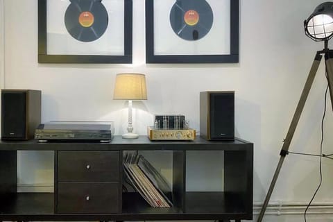 Urban Music Style Townhouse in Swansea city center Villa in Swansea