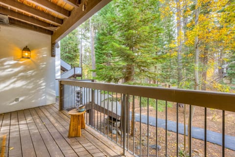 Tavern Inn #39 Apartment in Palisades Tahoe (Olympic Valley)