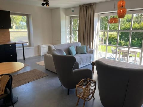 Gîte Le petit paradis Esquelmes House in Hauts-de-France