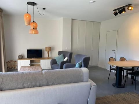 Gîte Le petit paradis Esquelmes House in Hauts-de-France