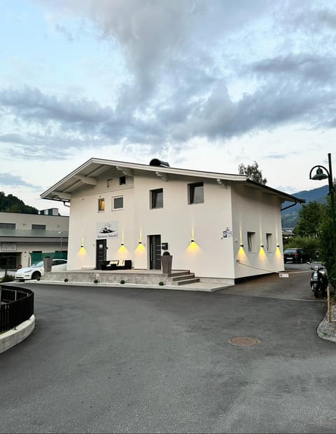 Apartments Kabashi 2 RIVER View Apartment in Zell am See