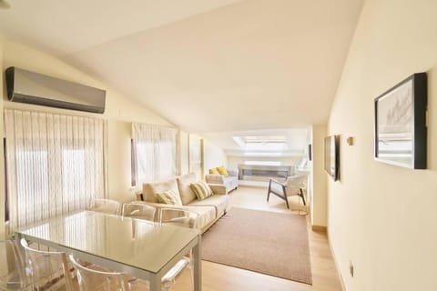 Bed, Living room, Seating area