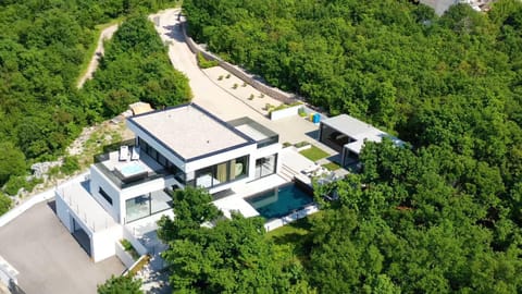 Property building, Spa and wellness centre/facilities, Swimming pool