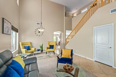 Desert Oasis Amazing Pool Waterfall Firepit Office Villa in Casa Grande