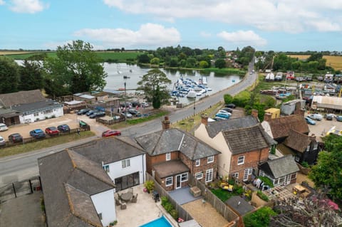 Bird's eye view, Street view, Location