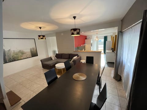 Maison centre bourg à 50m de la plage House in Brittany