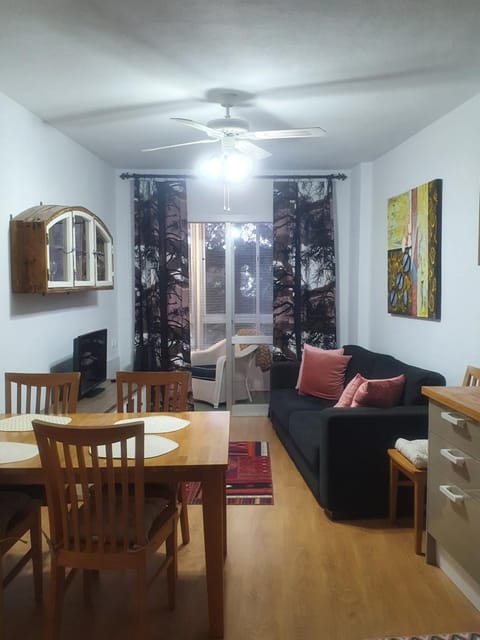 Communal lounge/ TV room, TV and multimedia, Living room