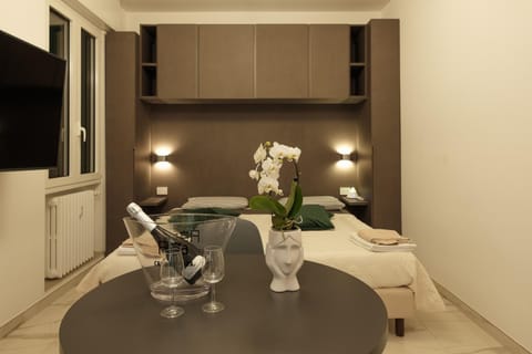 TV and multimedia, Bedroom, towels, wardrobe