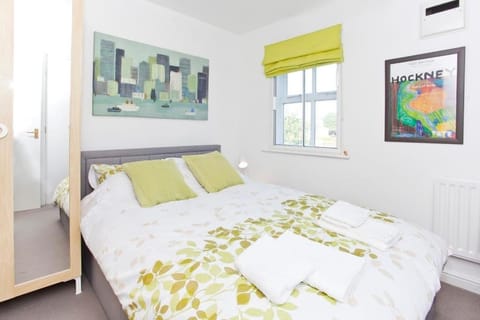 Walking distance to racecourse and city centre House in York