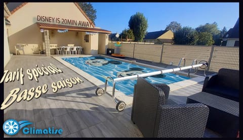 Swimming pool, Swimming pool