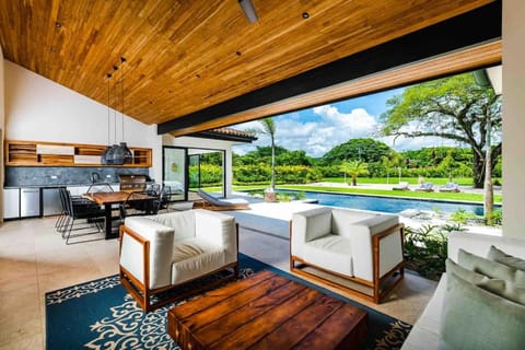 Natural landscape, Balcony/Terrace, Dining area, Swimming pool