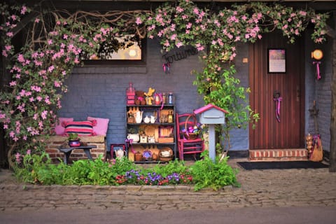 Property building, Facade/entrance, Spring