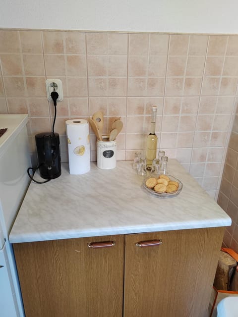 Kitchen or kitchenette, Food