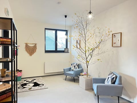 Property building, Library, Lobby or reception, Seating area