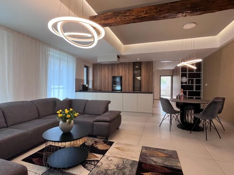 Kitchen or kitchenette, Living room, Seating area